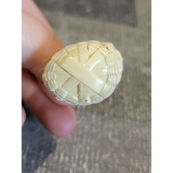 Mini woven basket Village accessory Decor figure - Picture 4 of 5